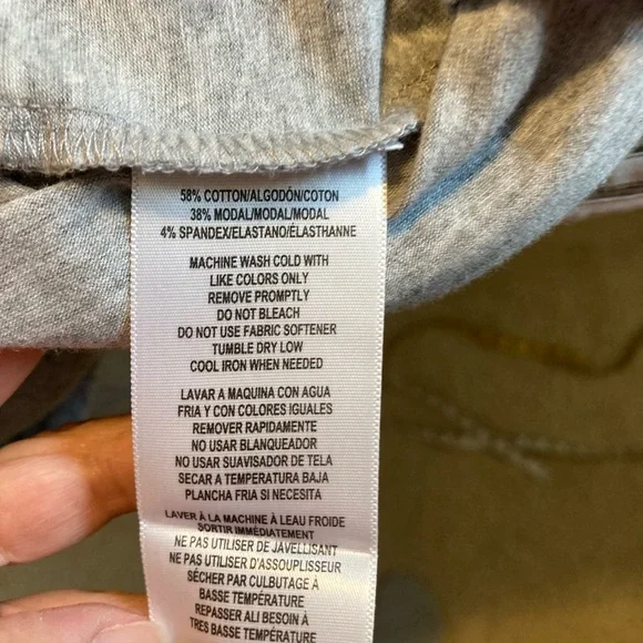 Tommy Hilfiger hoodie top. Great condition. Size medium. - Picture 5 of 6